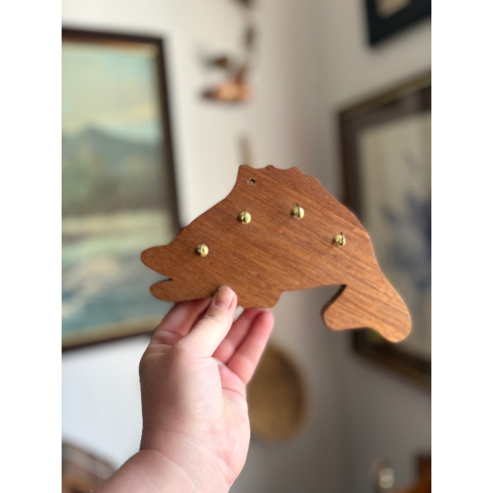 Vintage Wooden Fish Key Holder Wall Mounted Rustic Cabin Decor 4 Brass Hooks